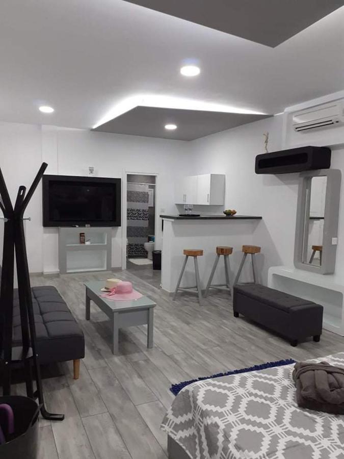 Deluxe Yiota'S Studio ! Klorakas Exterior foto