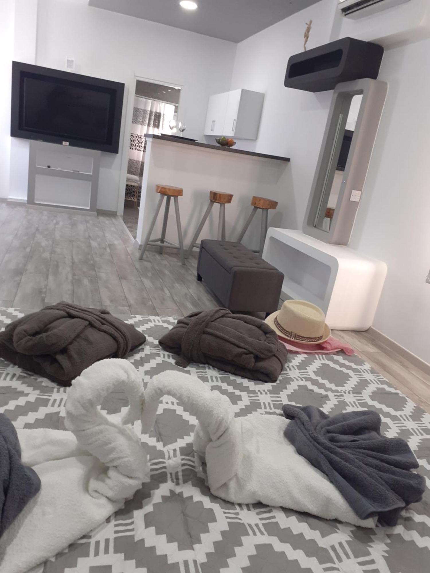 Deluxe Yiota'S Studio ! Klorakas Habitación foto